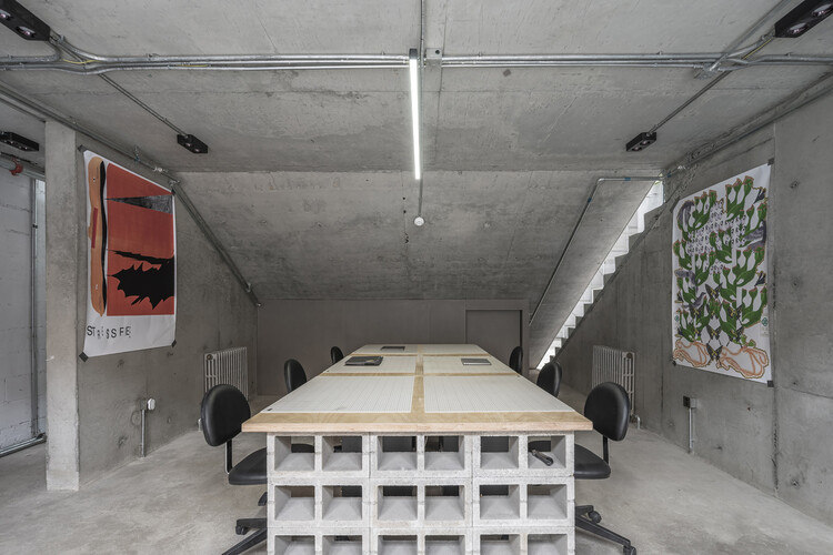 坡空间 / 空间站建筑师事务所 - 室内图, 桌子